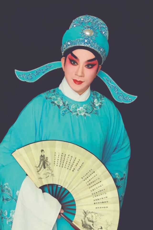 多年来,晓毅的粉丝遍布各地.粤剧在海外的影响力也非常大.