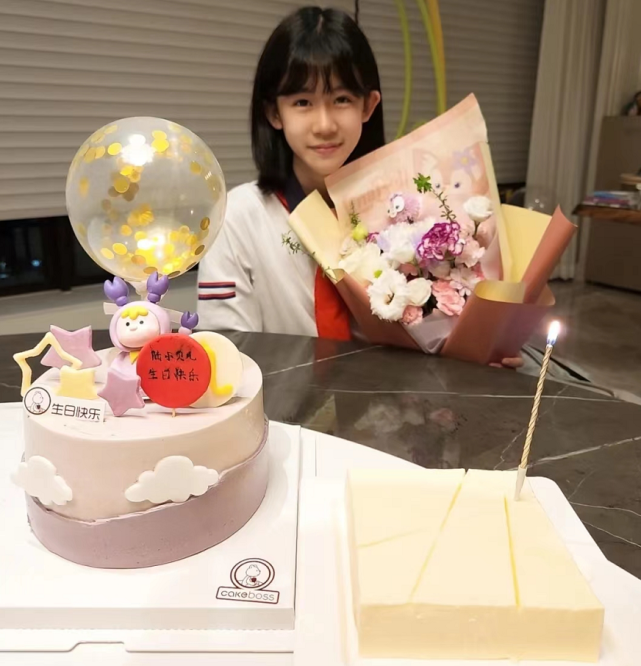 陆毅低调为大女儿庆生,14岁贝儿颜值高像爸爸,个头已近一米七-腾讯