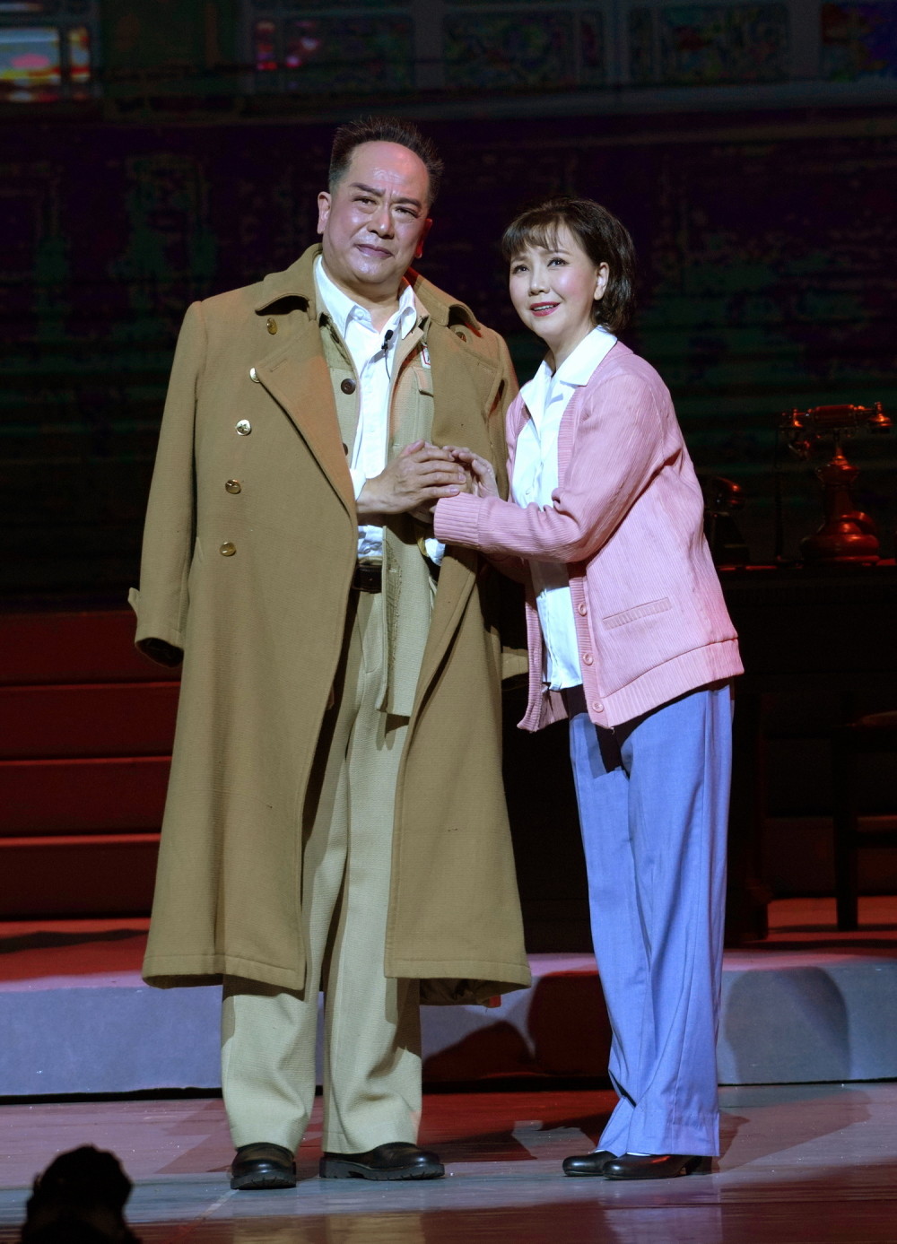 沪剧《陈毅在上海》开启巡演版,孙徐春演的陈毅更像了_腾讯新闻