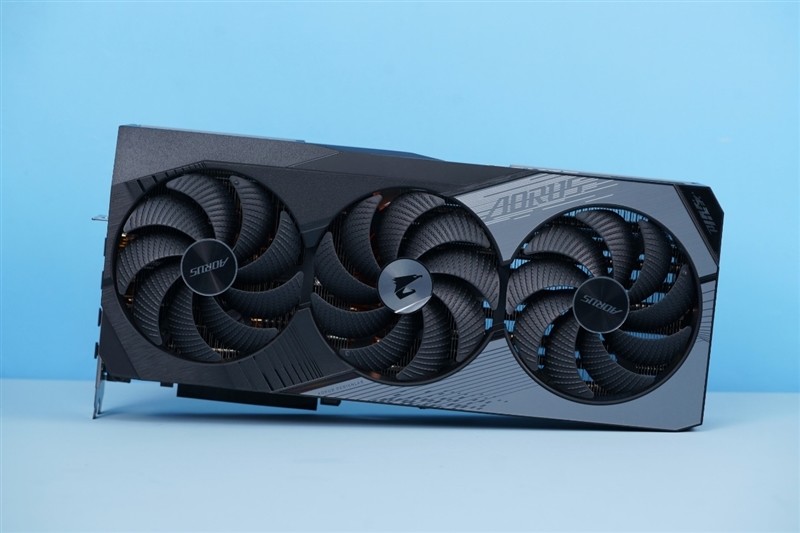 13条热管史无前例技嘉超级雕aorusrtx4090master显卡评测极致低温与
