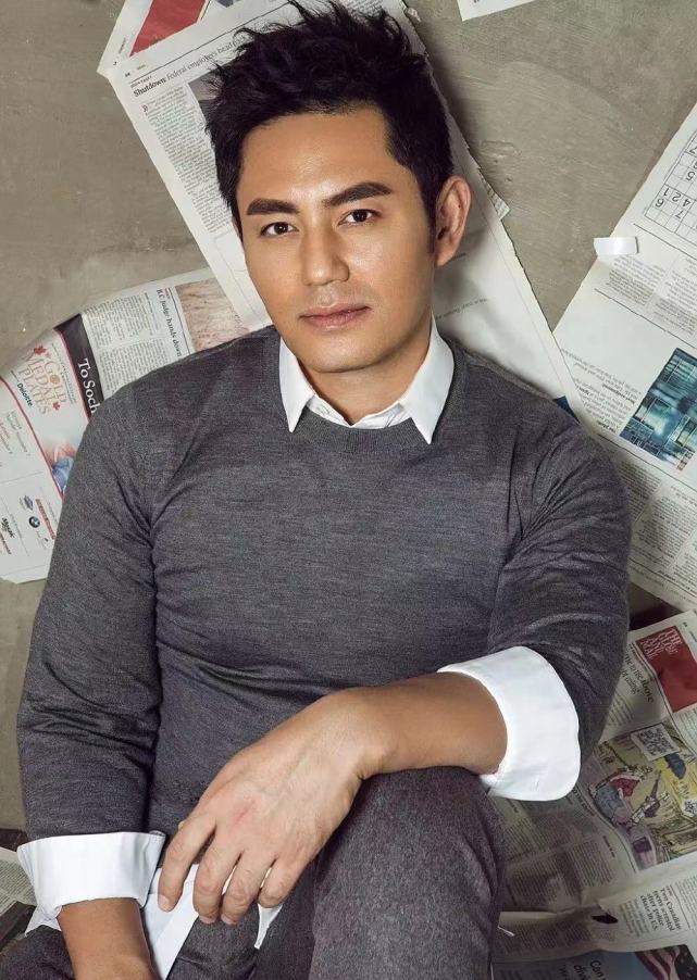 "蒙丹"在《芳心荡漾》饰演王子异的父亲,四集下线,印象深刻