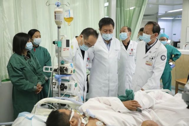 东部战区总医院全军普通外科研究所所长任建安教授来安徽理工大学第一