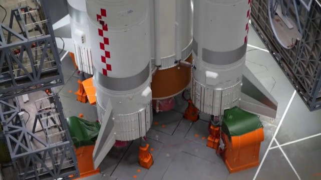 仰视角度感受长五b之大长征五号b火箭全长53.