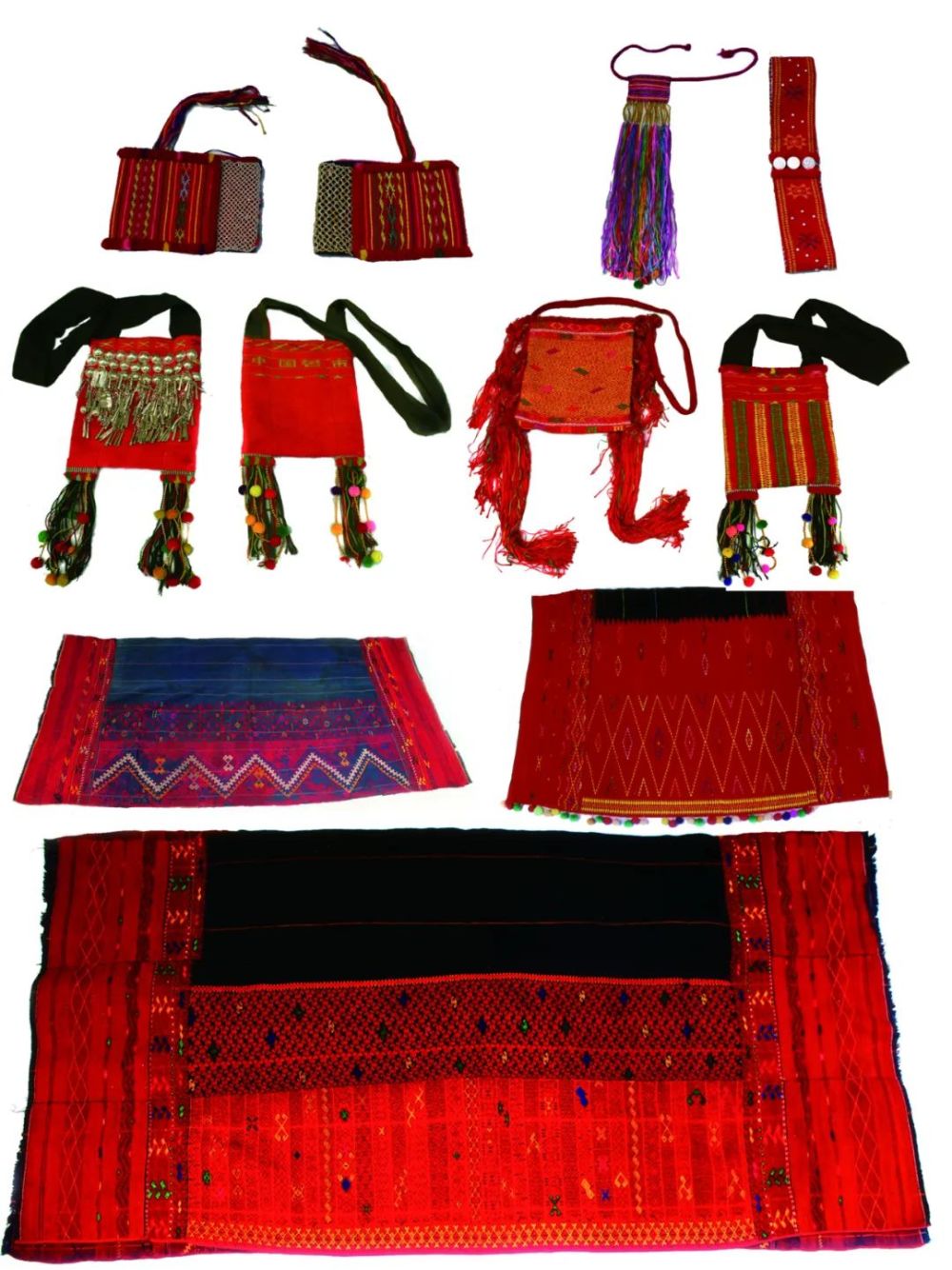 创造出这独具特色的织锦技艺,世代传承,成为景颇族服饰文化中绚丽夺目
