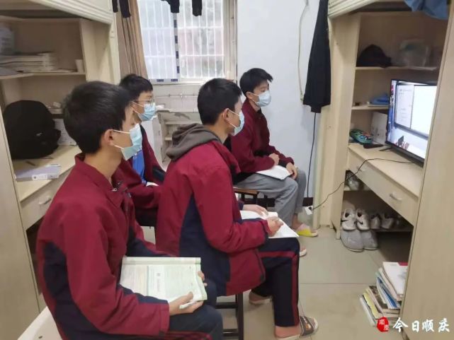 800余台电视机运抵南充一中 "寝室课堂"全程有教师监督_腾讯新闻