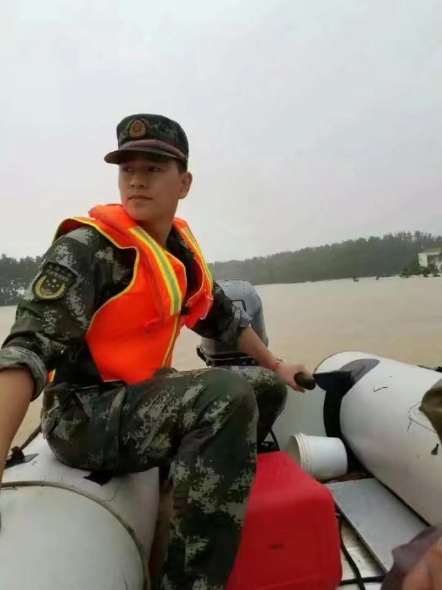 (图由本人提供)勤学苦练 奋勇争先当尖兵舒飞深深懂