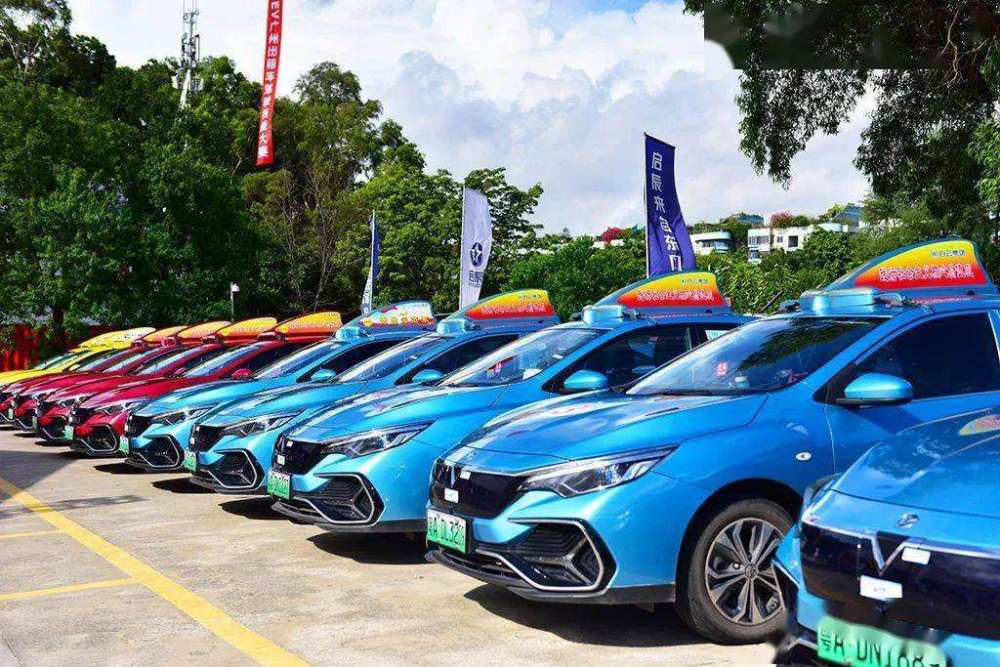 启辰d60ev当出租车,司机叫苦"省的油费不够修车!"_腾讯新闻