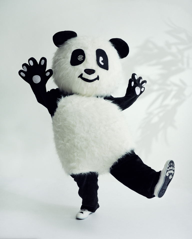 clot 大熊猫吉祥物"凝凝"发起舞蹈挑战 响应国际熊猫日