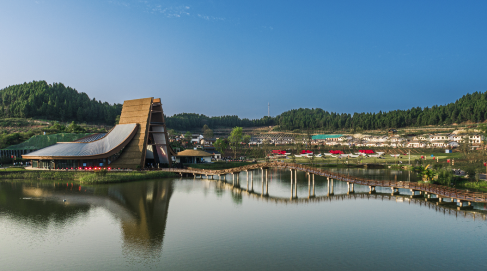 喜迎文旅会全力拼经济大英县宋井桃源绘就乡村振兴美丽画卷