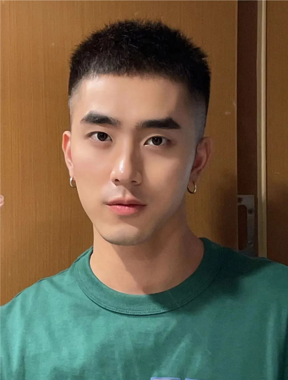 最值得尝试的三种男士发型,精神时尚很出彩,越看越帅气-cw资讯网