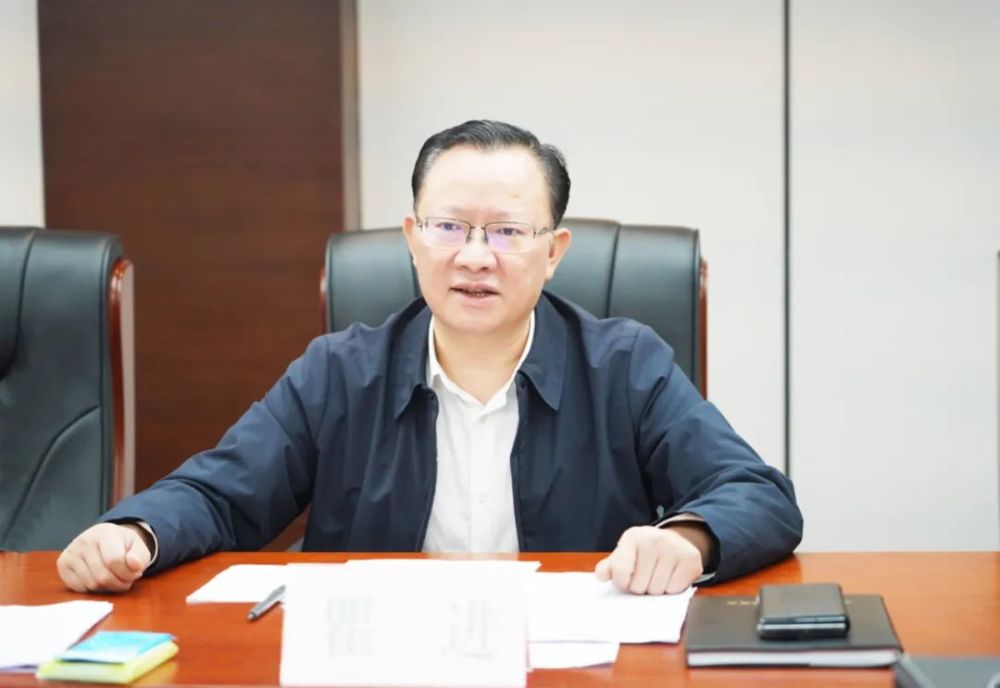 10月29日上午,区委副书记,区长瞿进主持召开叙州区