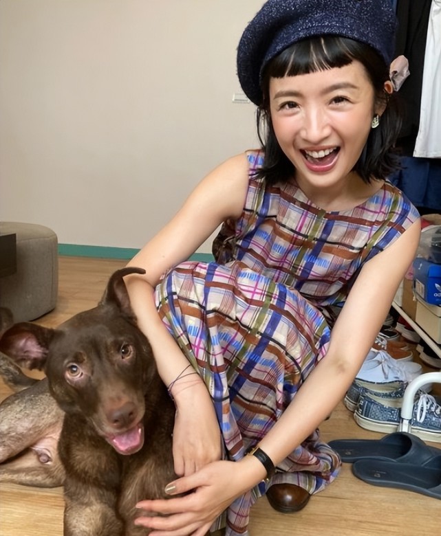 但永葆少女感的林依晨也展现出另一种的美好,就是热爱生活,珍视家庭