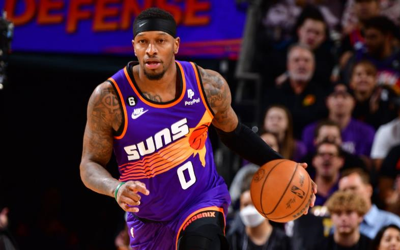 比赛中,太阳的替补锋线大将托里-克雷格(torrey craig)延续着自己的