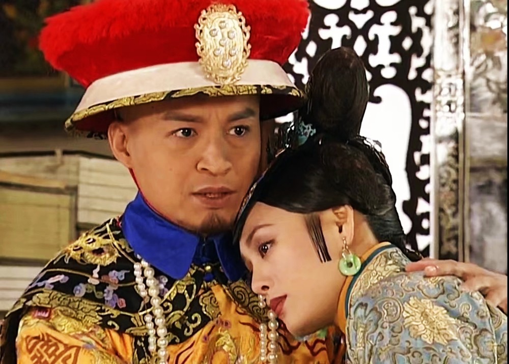 重温《孝庄秘史》才懂:玉儿对多尔衮的算计,早在送荷包就开始了_腾讯