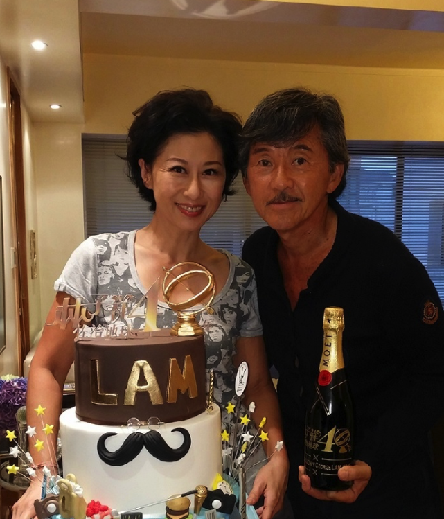 林子祥前妻吴正元现身圈中聚会,气质出众堪比女星,哪里像70多岁