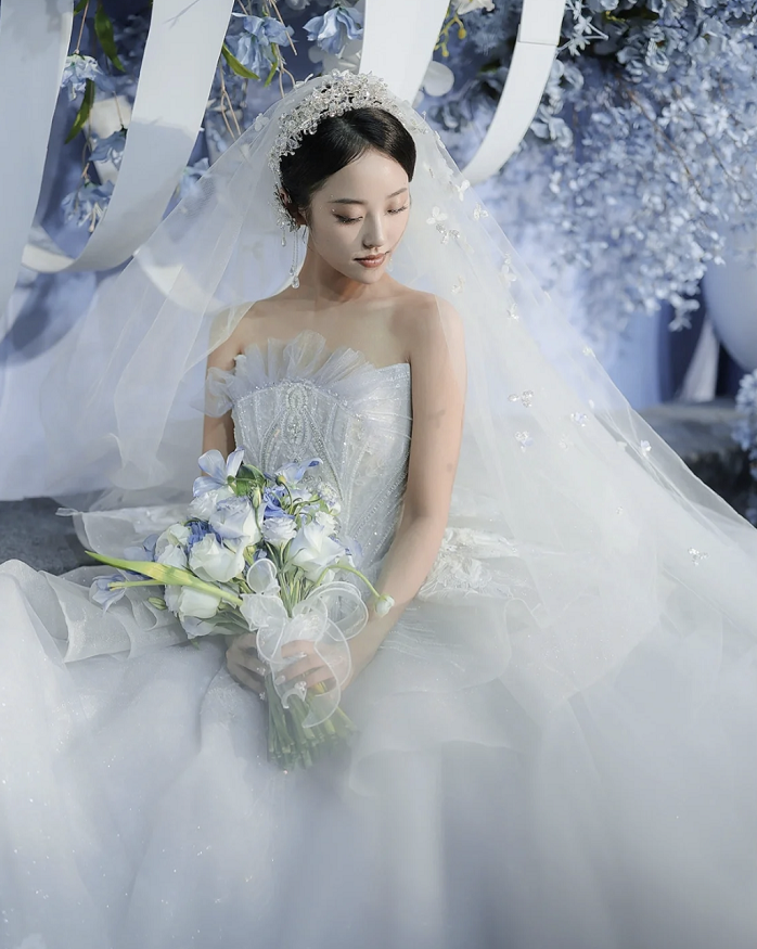 演员王艺洁举行婚礼，因出演《知否》出名，曾与赵丽颖倪妮搭档合作八年级上册音乐电子书苏教版