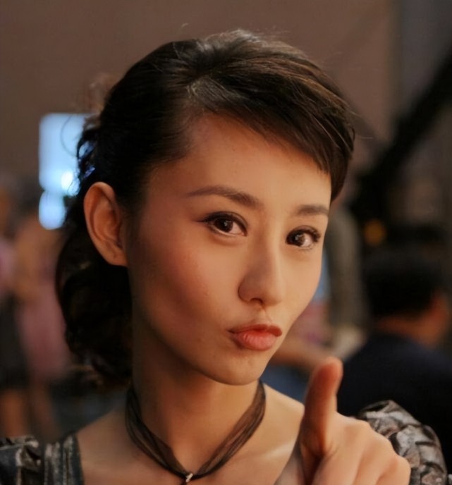与黄晓明分手20年后，初恋女友刘立淇如今怎么样了？43岁孑然一身_腾讯新闻