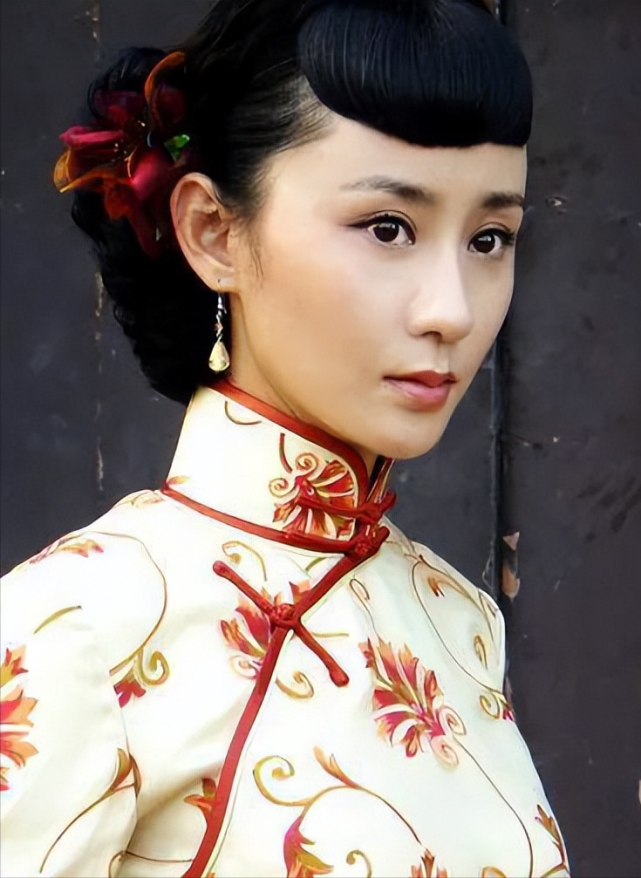 与黄晓明分手20年后，初恋女友刘立淇如今怎么样了？43岁孑然一身_腾讯新闻