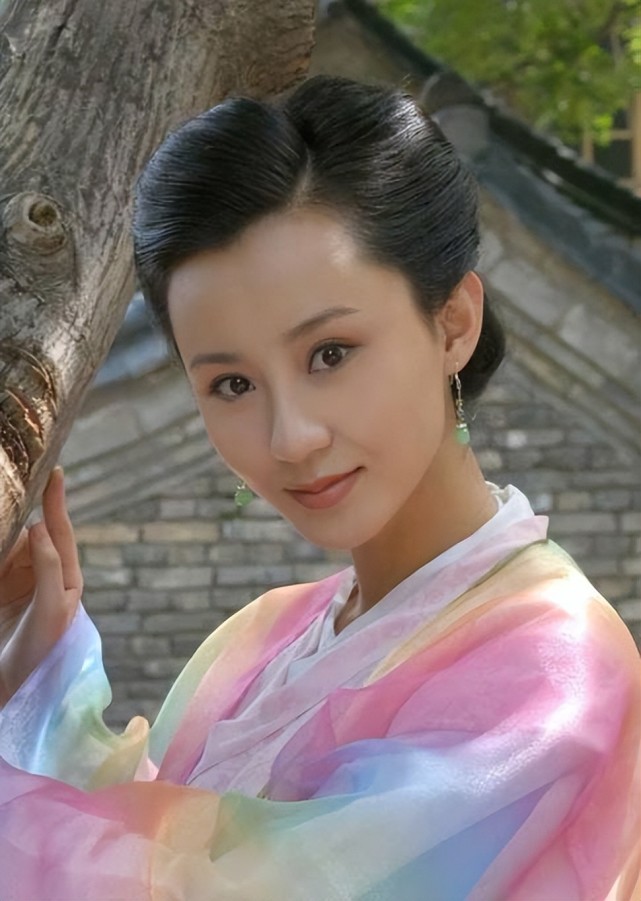 与黄晓明分手20年后，初恋女友刘立淇如今怎么样了？43岁孑然一身_腾讯新闻