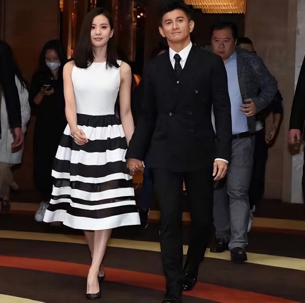 吴奇隆52岁生日晒视频庆生,腾空一字马超厉害,好友陈志朋送祝福_腾讯