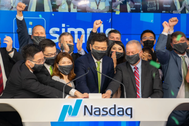 突发！图森未来CEO侯晓迪被罢免，公司疑遭SEC、FBI联手调查，市值一夜砍半_腾讯新闻