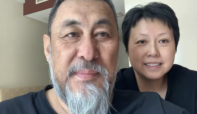 66岁陆树铭心梗病逝,半个月前曾晒出全家福,公开妻子孕期珍贵合影