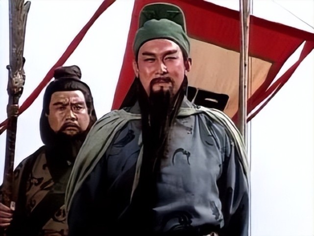 尤以"关二爷"最为观众喜欢,他饰演的武圣关羽"丹凤眼,卧蚕眉,身长九尺