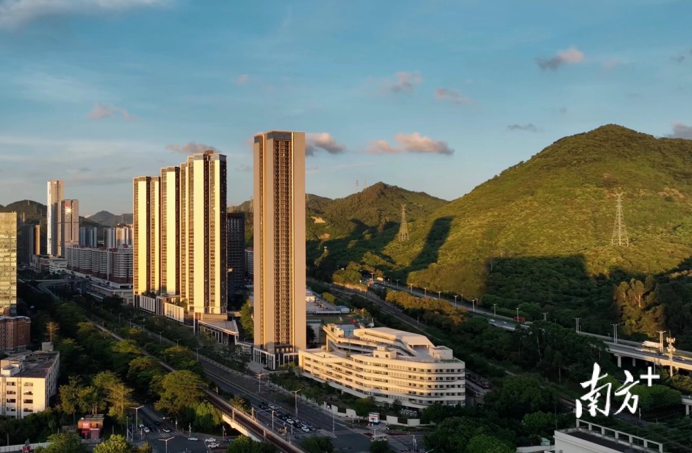 深铁阅山境已完成全部销售,736套公共住房计划年底交付_腾讯新闻