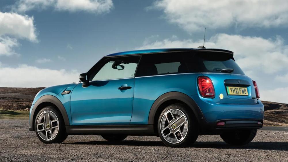 最后一代原味儿英伦风,2021款mini cooper纯电动版实拍图发布_腾讯