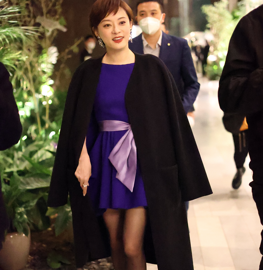 飞天奖众星礼服:关晓彤选择失策,孙俪奢牌裙穿成中老年模特