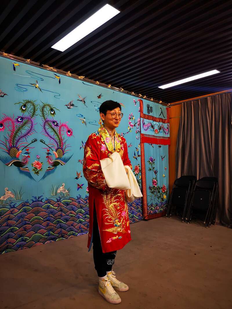 乾旦演员鲁威本次骑行是"京剧文化走读"活动的第三场.