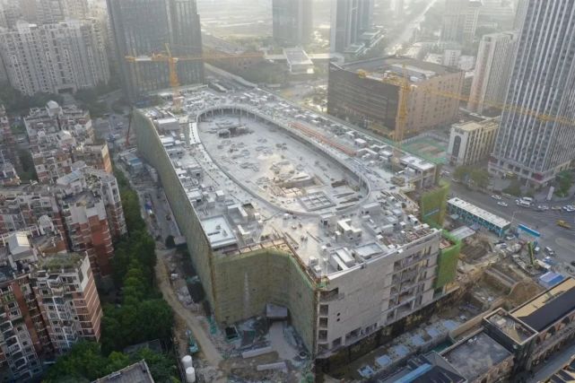 武汉SKP主体已完工，明年即将开业！_腾讯新闻