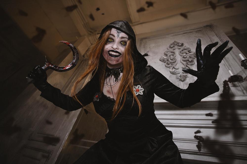 玩家cos《生化危机8》里的吸血鬼女儿,就像游戏截图