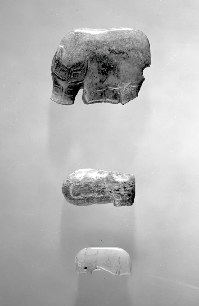 玉牛形调色器  1964年洛阳北窑西周墓出土 洛阳博物馆收藏玉牛  商代