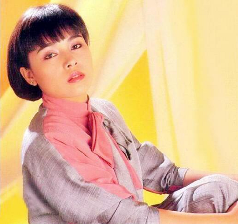 58岁歌手千百惠官宣离婚谈及过往泪崩牺牲太多后悔过吗