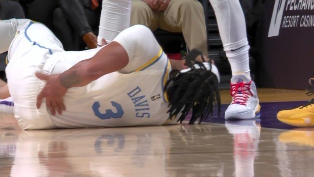 湖人3消息戴维斯伤情更新施罗德恢复训练仍想交易威少