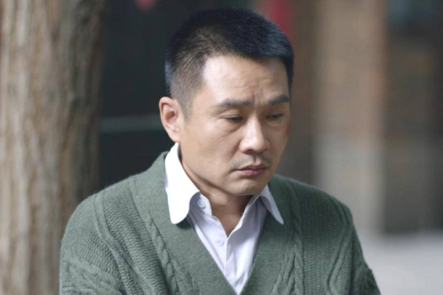 记得任帅也出演过《开端》,扮演的是刘奕君和刘涛的主管领导夏江,尽管