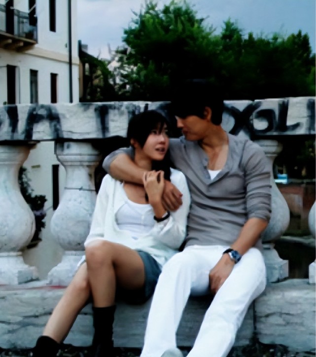 由于当年报道此事的韩国媒体并没有提及李智雅和徐太志已经离婚,而只