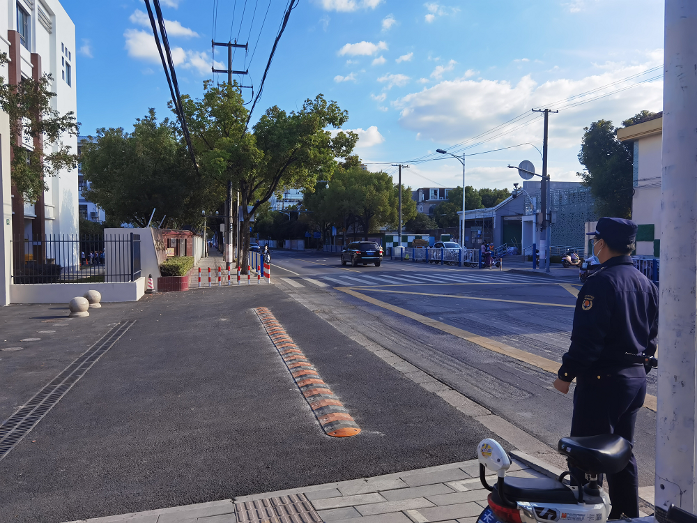 "衣食住行"全方位护航进博,九里亭街道综合行政执法队在行动!