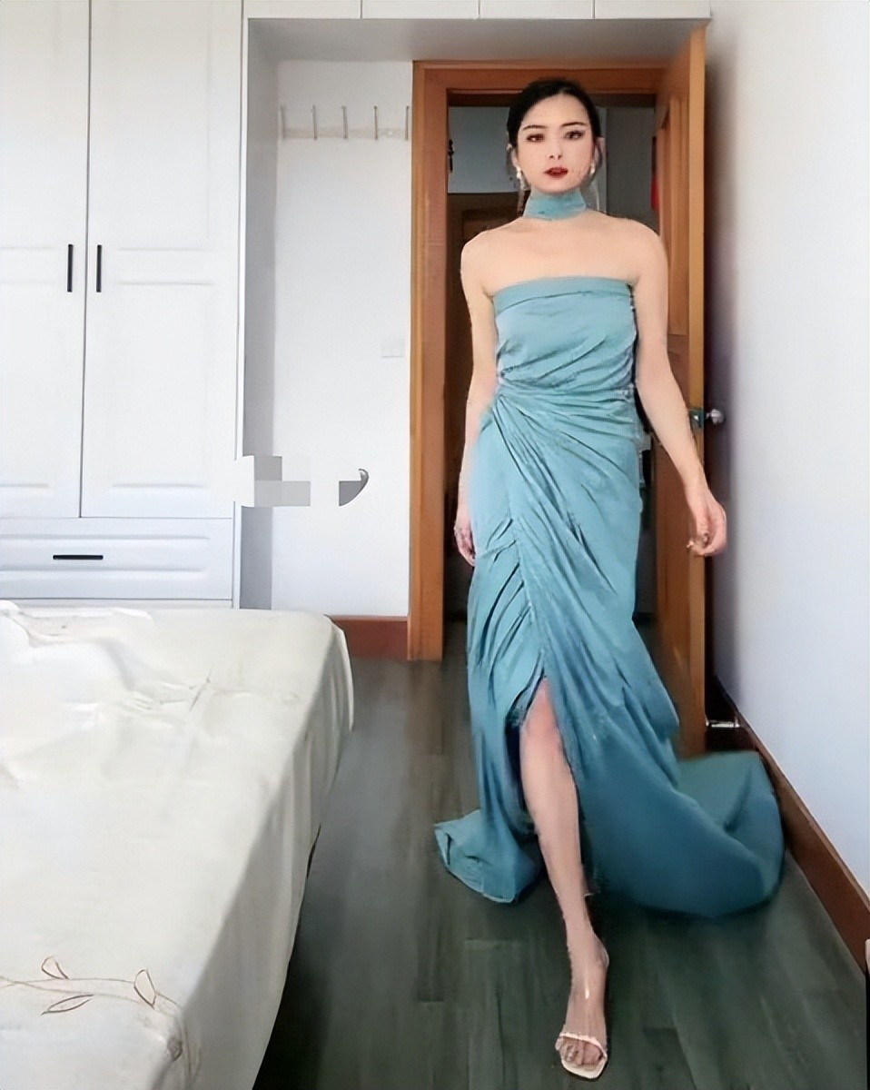 上海一女子上演改造床单走秀,158高走出模特气场,时尚不输大牌_腾讯