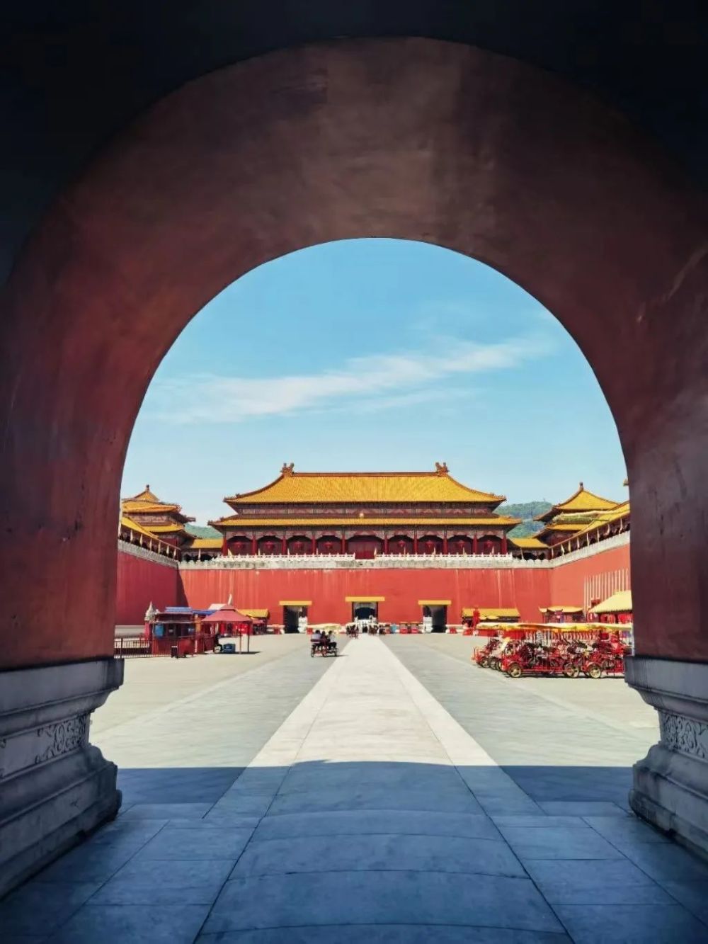退休阿姨团包剧组翻拍《甄嬛传》火了!原来横店还能这么玩?_腾讯新闻
