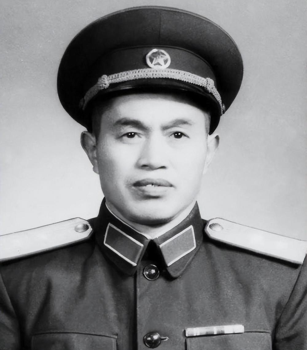 1976年,除了三位伟人去世,还有这些开国功臣也一起走了_腾讯新闻