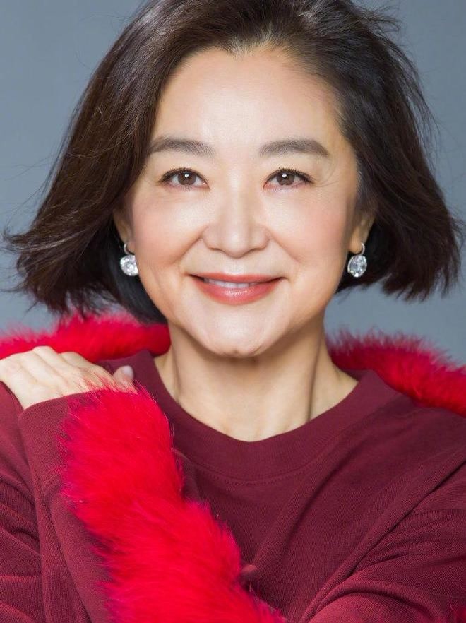 林青霞68岁生日晒照庆祝:天下太平!世界和平插图2