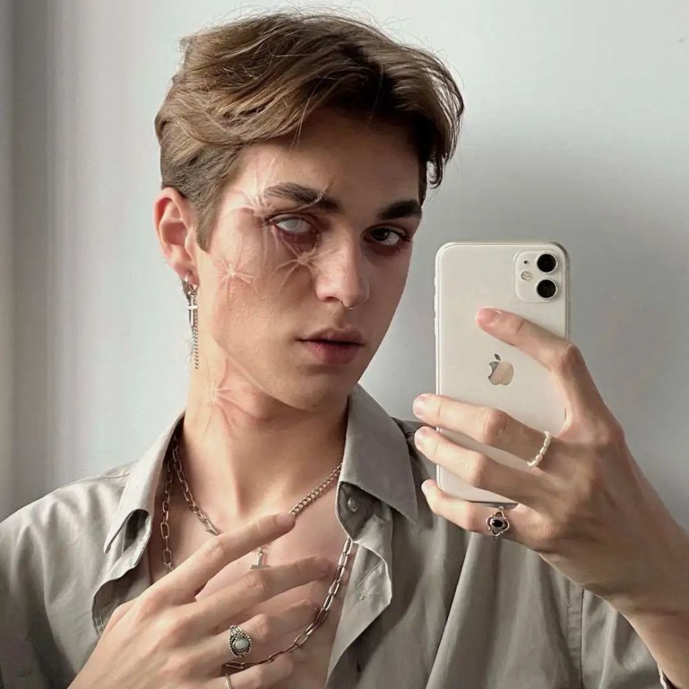 俄罗斯帅哥自创12星座妆容爆火!网友怒赞:把头寄过去可以吗…插图24