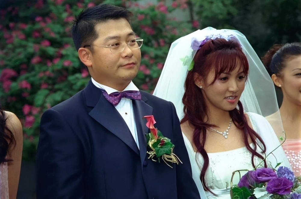 黎瑞恩:含泪离婚后独自抚养两女儿,在病痛中与出轨前夫和解_腾讯新闻