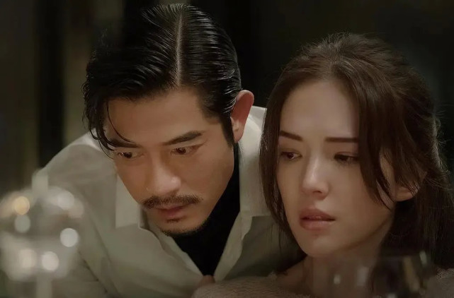 《秘密访客》里的王太太;《目击者之追凶》里的腹黑记者;《记忆大师》