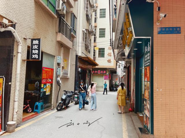 实拍广州市白云区"永泰村",就在白云山脚下,还被列入地铁站名