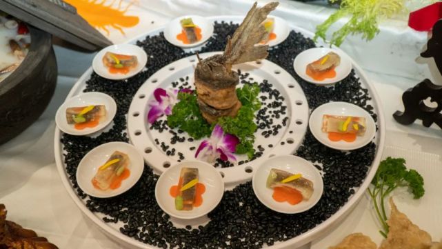 鲟鱼宴惊艳亮相!让世界了解天全味道!