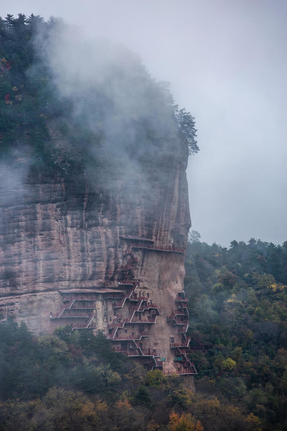 秋日烟雨麦积山 移步换景皆是画