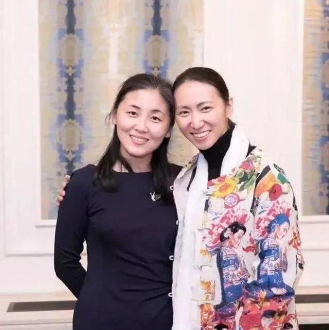 “中国最牛闺蜜”：她45岁未婚成清华最美教授；她帮世界首富花钱_腾讯新闻